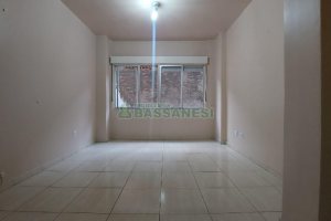 Sala com 18m², no bairro Centro em Caxias do Sul para Alugar ou Comprar