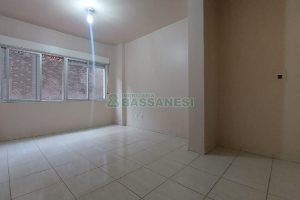 Sala com 18m², no bairro Centro em Caxias do Sul para Alugar ou Comprar