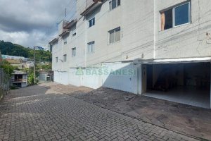 Sobrado com 85m², 2 dormitórios, 2 vagas, no bairro Salgado Filho em Caxias do Sul para Comprar