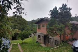 Chácara com 200m², 3 dormitórios, 1 vaga, no bairro Ana Rech em Caxias do Sul para Comprar