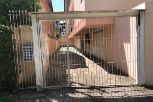 Sobrado com 180m², 2 dormitórios, 1 vaga, no bairro Charqueadas em Caxias do Sul para Comprar
