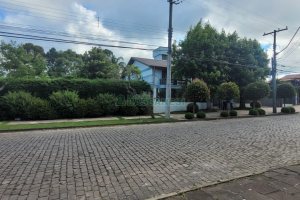 Casa com 672m², 4 dormitórios, 5 vagas, no bairro Bela Vista em Caxias do Sul para Comprar