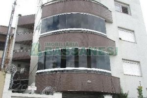 Apto Mobiliado com 93m², 2 dormitórios, 2 vagas, no bairro Cinqüentenário em Caxias do Sul para Alugar