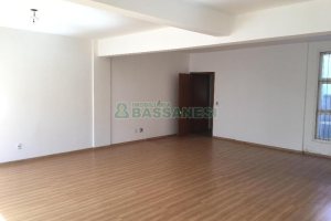 Sala com 60m², no bairro Centro em Caxias do Sul para Alugar