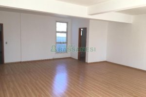Sala com 60m², no bairro Centro em Caxias do Sul para Alugar