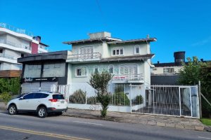 Pavilhão com 400m², no bairro Cruzeiro em Caxias do Sul para Comprar