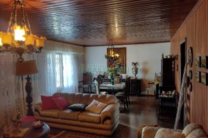 Casa com 196m², 4 dormitórios, 2 vagas, no bairro Panazzolo em Caxias do Sul para Comprar