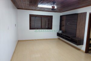 Casa com 154m², 3 dormitórios, 3 vagas, no bairro Charqueadas em Caxias do Sul para Comprar