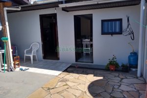 Casa com 100m², 3 dormitórios, 4 vagas, no bairro Vila Leon em Caxias do Sul para Comprar