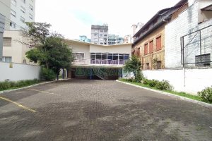 Casa Comercial com 470m², 4 dormitórios, 1 vaga, no bairro Centro em Caxias do Sul para Comprar