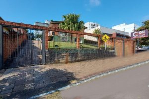 Casa com 277m², 2 dormitórios, 4 vagas, no bairro Santa Catarina em Caxias do Sul para Comprar