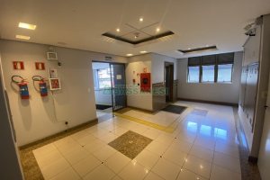 Sala com 990m², no bairro Centro em Caxias do Sul para Alugar