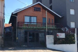 Casa com 236m², 5 dormitórios, 4 vagas, no bairro Bela Vista em Caxias do Sul para Comprar