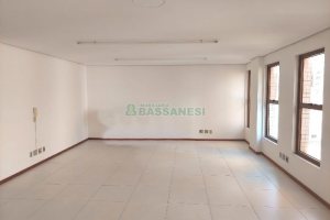 Sala com 41m², no bairro Centro em Caxias do Sul para Alugar