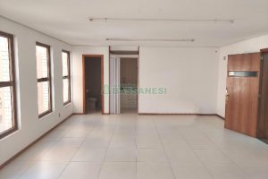 Sala com 41m², no bairro Centro em Caxias do Sul para Alugar