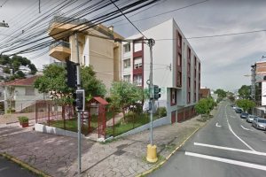 Apto Mobiliado com 91m², 2 dormitórios, 2 vagas, no bairro Pio X em Caxias do Sul para Comprar