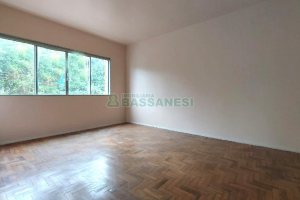 Apartamento com 52m², 2 dormitórios, no bairro São Leopoldo em Caxias do Sul para Alugar