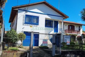 Casa com 277m², 3 dormitórios, 3 vagas, no bairro Santa Catarina em Caxias do Sul para Comprar