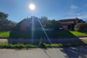 Casa com 265m², 4 dormitórios, 2 vagas, no bairro Desvio Rizzo em Caxias do Sul para Comprar