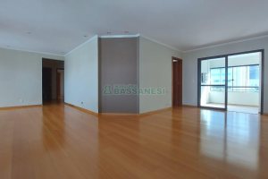 Apartamento com 342m², 3 dormitórios, 3 vagas, no bairro Centro em Caxias do Sul para Alugar