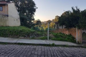 Terreno com 360m², no bairro Sanvitto em Caxias do Sul para Comprar