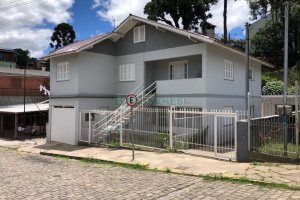 Casa com 200m², 6 dormitórios, 2 vagas, no bairro Bela Vista em Caxias do Sul para Comprar
