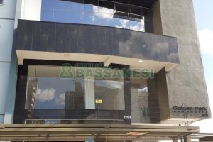 Loja com 350m², 1 vaga, no bairro Centro em Caxias do Sul para Alugar