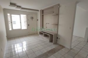 Sobrado com 69m², 2 dormitórios, 1 vaga, no bairro Cinqüentenário em Caxias do Sul para Comprar