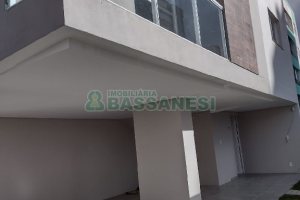 Sobrado com 94m², 3 dormitórios, 2 vagas, no bairro Vila Verde em Caxias do Sul para Comprar