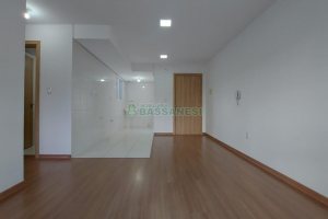 Apartamento com 54m², 2 dormitórios, 1 vaga, no bairro Vinhedos em Caxias do Sul para Comprar