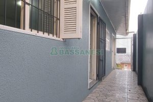 Casa com 84m², 2 dormitórios, 1 vaga, no bairro Cristo Redentor em Caxias do Sul para Alugar