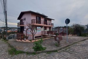 Apartamento com 81m², 3 dormitórios, 2 vagas, no bairro Desvio Rizzo em Caxias do Sul para Comprar