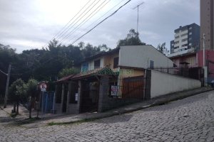 Sobrado com 86m², 3 dormitórios, 2 vagas, no bairro Santa Catarina em Caxias do Sul para Comprar