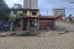 Sobrado com 86m², 3 dormitórios, 2 vagas, no bairro Santa Catarina em Caxias do Sul para Comprar