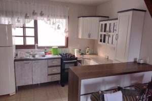 Sobrado com 86m², 3 dormitórios, 2 vagas, no bairro Santa Catarina em Caxias do Sul para Comprar