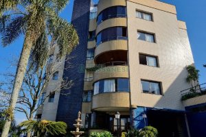 Apartamento com 241m², 3 dormitórios, 2 vagas, no bairro Colina Sorriso em Caxias do Sul para Comprar