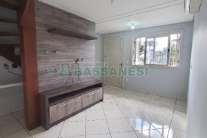 Sobrado com 84m², 2 dormitórios, 1 vaga, no bairro Desvio Rizzo em Caxias do Sul para Comprar