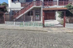 Casa com 400m², 5 dormitórios, 5 vagas, no bairro Desvio Rizzo em Caxias do Sul para Comprar