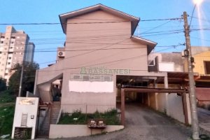 Sobrado com 62m², 2 dormitórios, 1 vaga, no bairro Esplanada em Caxias do Sul para Comprar