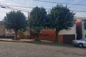 Casa com 223m², 4 dormitórios, 1 vaga, no bairro Rio Branco em Caxias do Sul para Comprar