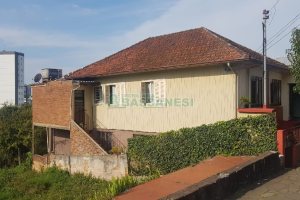 Casa com 223m², 4 dormitórios, 1 vaga, no bairro Rio Branco em Caxias do Sul para Comprar