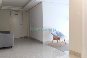 Apartamento com 75m², 2 dormitórios, 2 vagas, no bairro Charqueadas em Caxias do Sul para Alugar