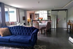 Casa com 281m², 6 dormitórios, 3 vagas, no bairro Cidade Nova em Caxias do Sul para Comprar