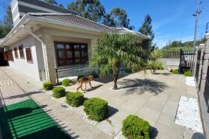 Casa com 213m², 3 dormitórios, 4 vagas, no bairro Desvio Rizzo em Caxias do Sul para Comprar