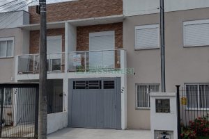 Sobrado com 73m², 3 dormitórios, 1 vaga, no bairro Esplanada em Caxias do Sul para Comprar