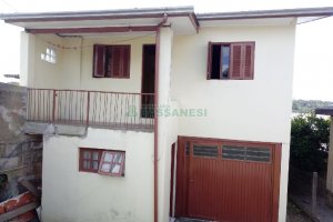 Casa com 61m², 3 dormitórios, 2 vagas, no bairro Jardim Iracema em Caxias do Sul para Comprar