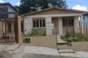Casa com 115m², 3 dormitórios, 1 vaga, no bairro Desvio Rizzo em Caxias do Sul para Comprar