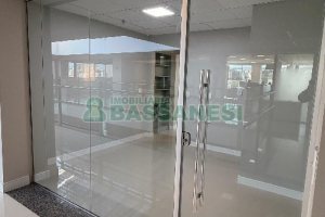 Sala com 80m², no bairro Centro em Caxias do Sul para Alugar