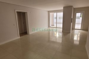 Apartamento com 276m², 3 dormitórios, 2 vagas, no bairro Pio X em Caxias do Sul para Comprar