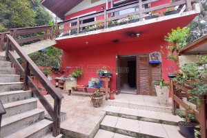 Casa com 152m², 3 dormitórios, 3 vagas, no bairro Kayser em Caxias do Sul para Alugar ou Comprar